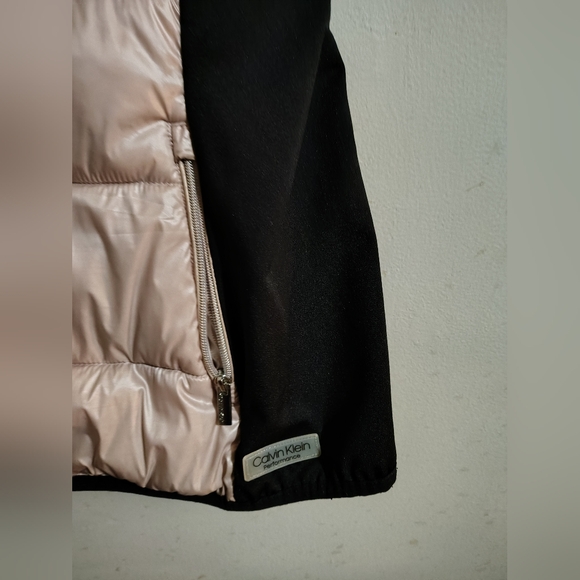 Calvin Klein Performance Women’s Puffer Pink & Black Vest Size 2X Pre-owned - Picture 2 of 7